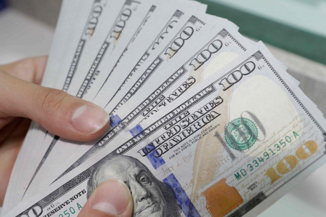 El dólar se mantiene estable: volvió a cerrar a $57 en Banco Nación