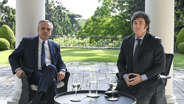 Alberto Fernández con Javier Milei, cuando éste conoció la Quinta de Olivos.