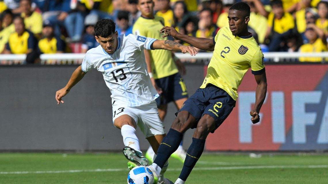 Ecuador venció a Uruguay con doblete de Félix Torres (foto).