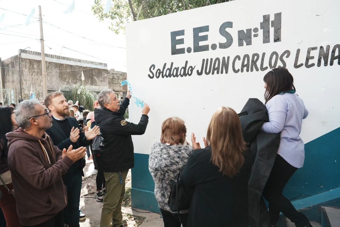 Escuela de Villa Fiorito pasó a llevar el nombre de un héroe de Malvinas y vecino del barrio