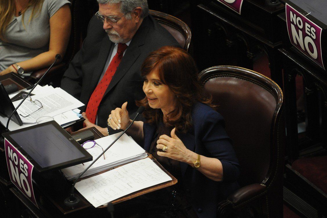 Cristina Kirchner se solidarizó con Héctor Olivares y pidió que se esclarezca el hecho