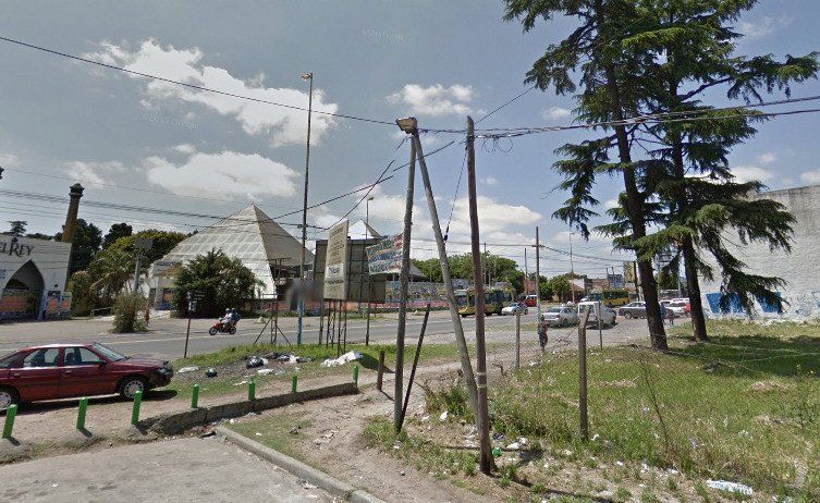 Vuelven a exigir controles a la salida de boliches de avenida Calchaquí