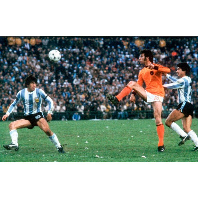 Murió Nanninga, el holandés que casi arruina la final del 78