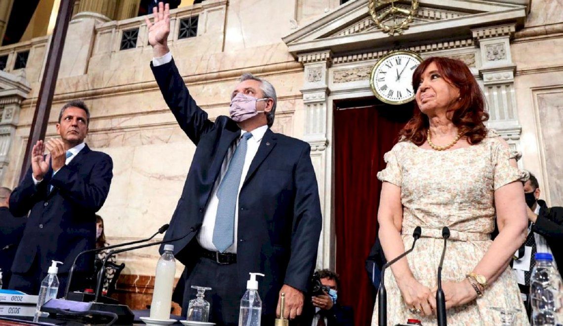 Alberto Fernández en el Congreso junto a Cristina Kirchner y Sergio Massa.