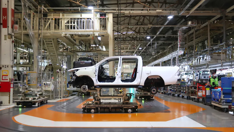 Toyota interrumpe su producción en Zárate debido al conflicto del neumático
