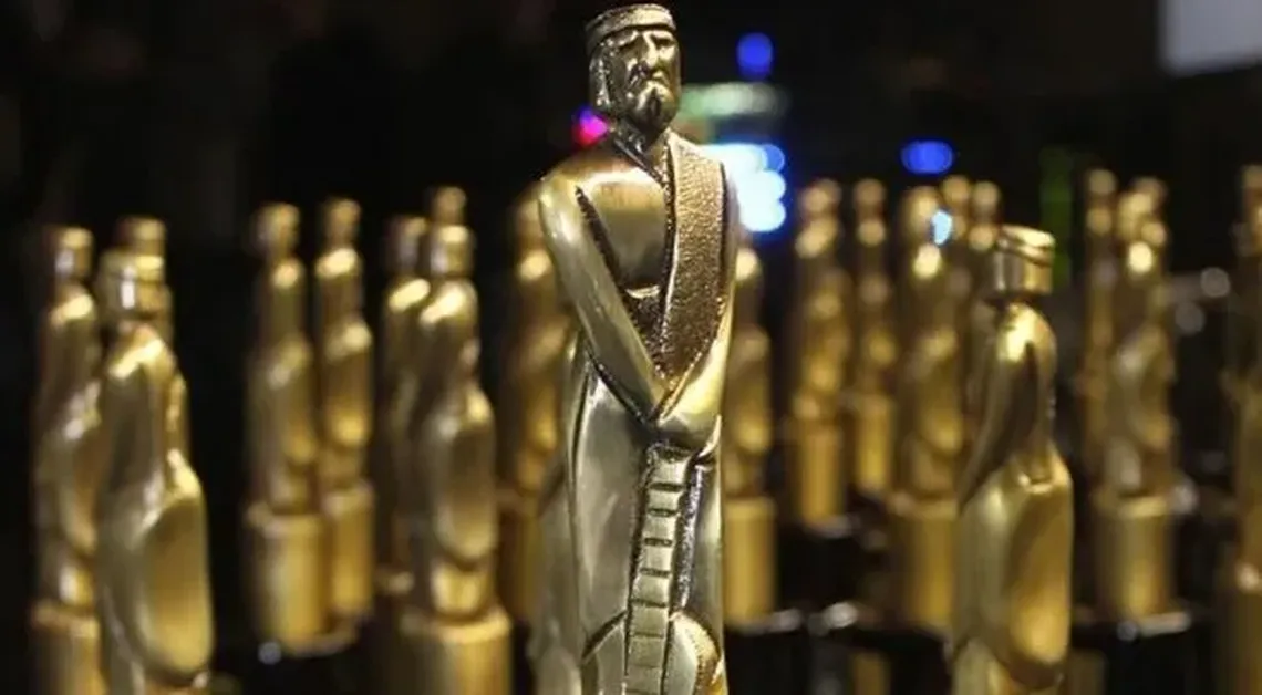 Figuras del espectáculo y la moda competirán en la gala de abril. Figuras del espectáculo y la moda competirán en la gala de abril.