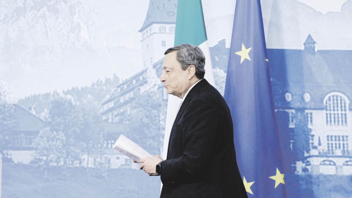 El primer ministro italiano presentó su renuncia de manera indeclinable.