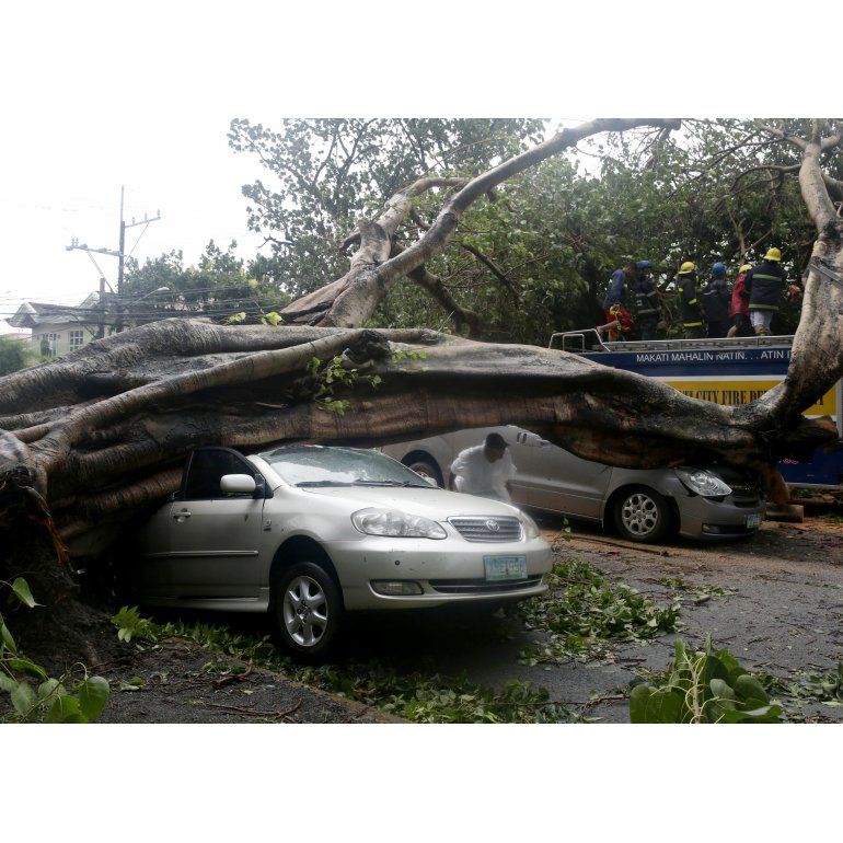 Al menos 5 muertos tras el paso del tifón Rammasun por Filipinas