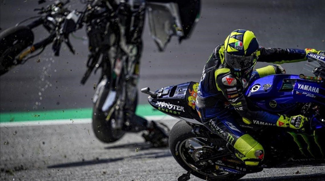 Impactante accidente en el Moto GP de Austria: Valentino Rossi se salvó de milagro