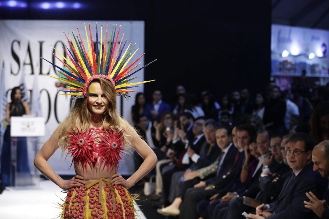 Fotos | El desfile de vestidos hechos con chocolate Fotos | El desfile de vestidos hechos con chocolate