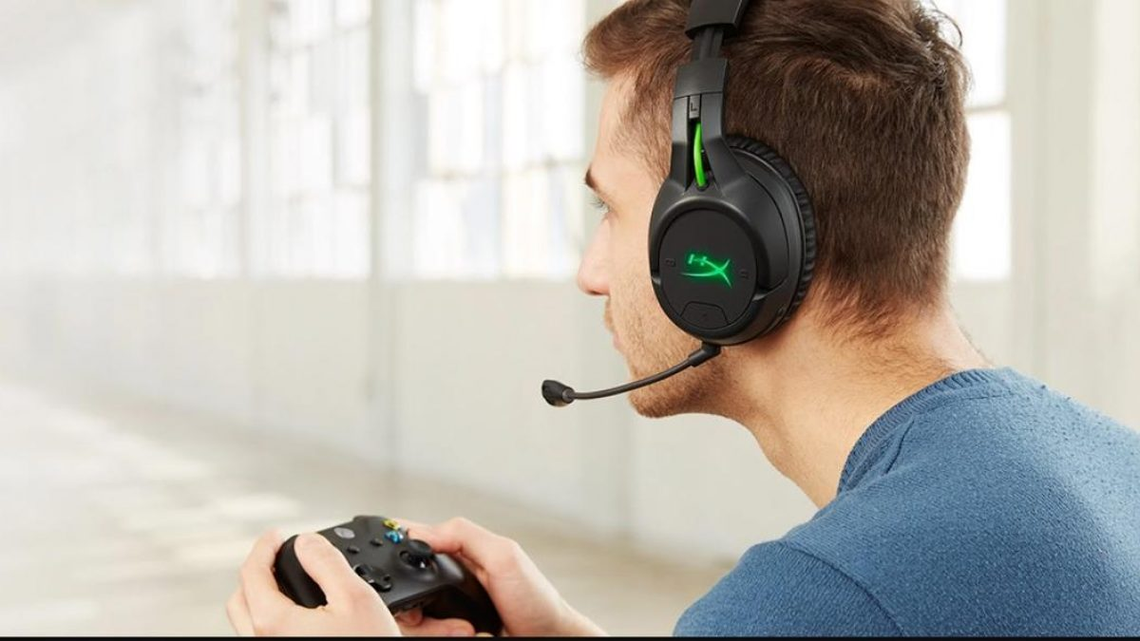 El bluetooth, siempre que esté activado, va a estar enviando datos