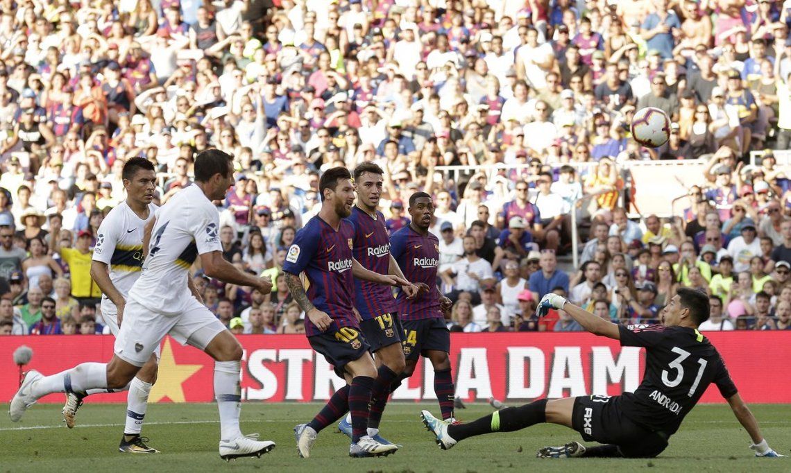 Messi se la pica a Andrada. Barcelona puso de rodillas a Boca.