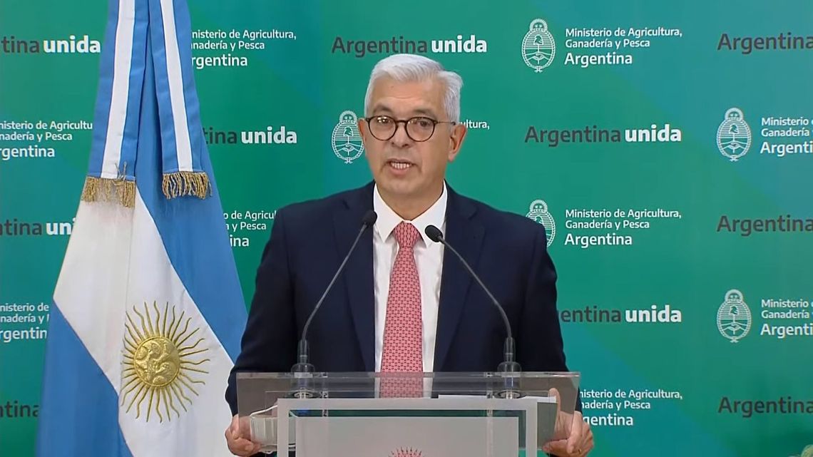 Anuncios del ministro Julián Domínguez.