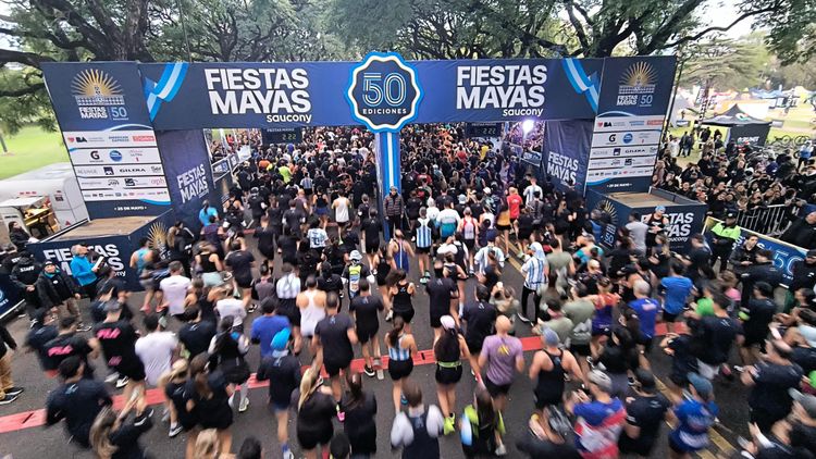 Más de 15 mil corredores participaron de las Fiestas Mayas en Palermo por su 50° edición