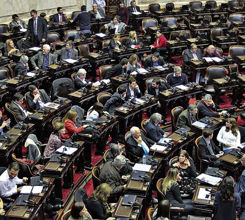 dEl peronismo analiza su reconstitución en la Cámara de Diputados.