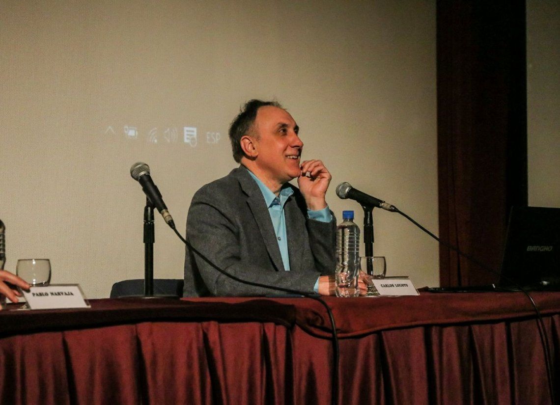 El científico Carlos Lousto brindó una conferencia en la UNLA