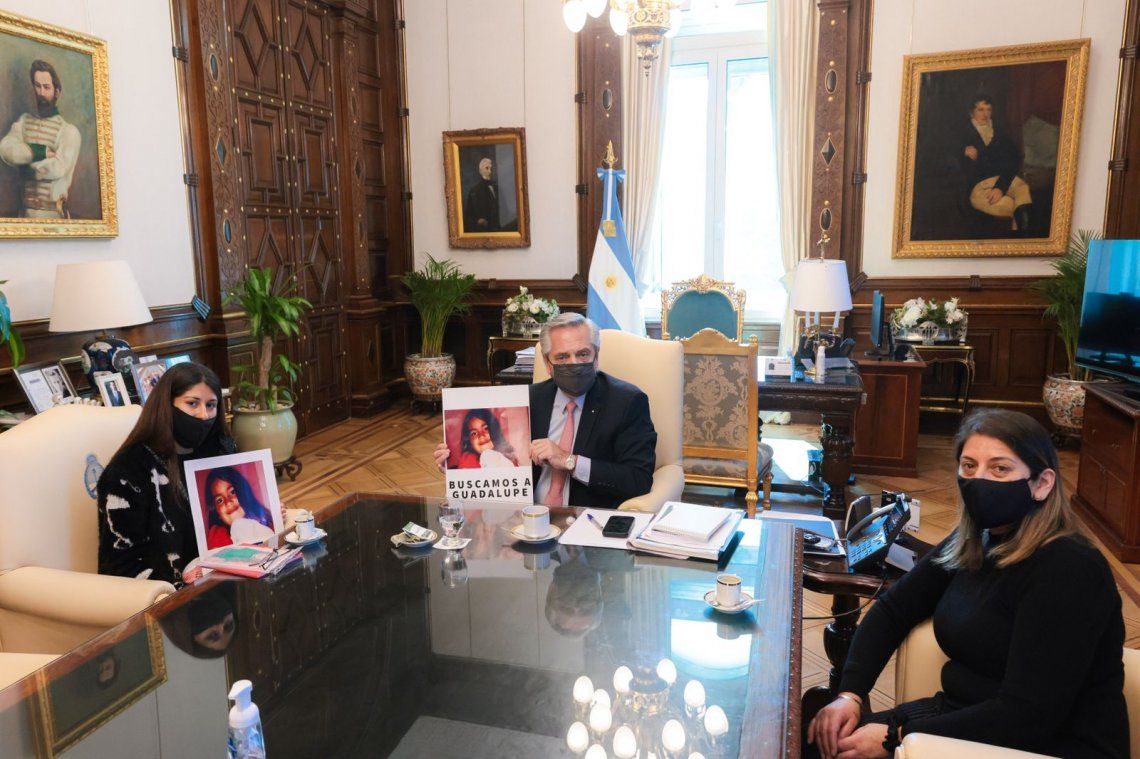 El presidente recibió este mediodía en Casa Rosada a la mamá y la abuela de Guadalupe Lucero.