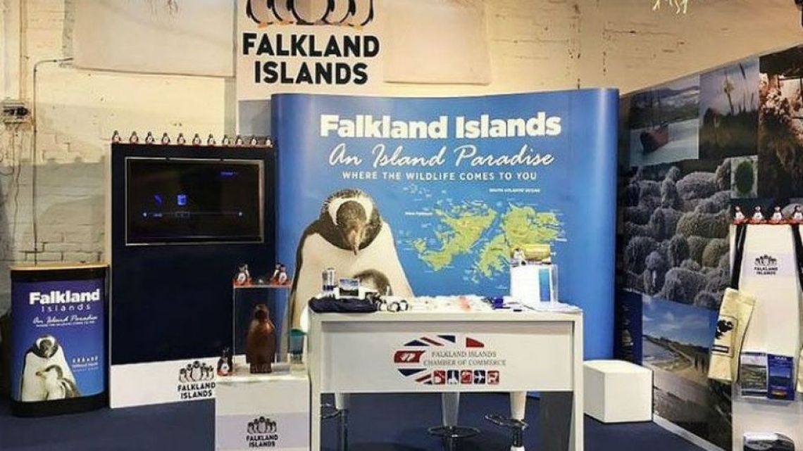 Uruguay - Stand del ilegítimo gobierno de las Islas Malvinas en Expo Prado 