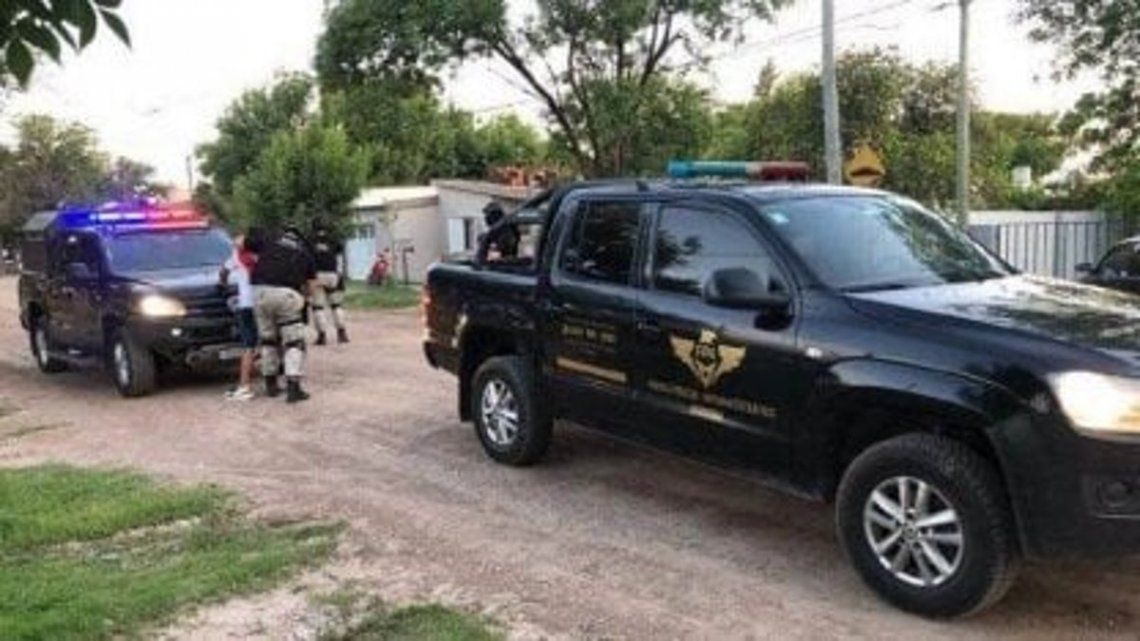 Cuarentena: detuvieron a más de 50 personas en Santiago del Estero por juntadas, fútbol y hasta riña de gallos