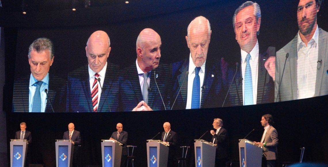 Los seis candidatos presidenciales protagonizaron un debate marcado por los cruces entre los expositores.