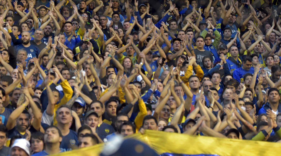 Boca sigue con la venta de entradas para ir al Bernabéu y los hinchas armaron un banderazo para despedir al plantel