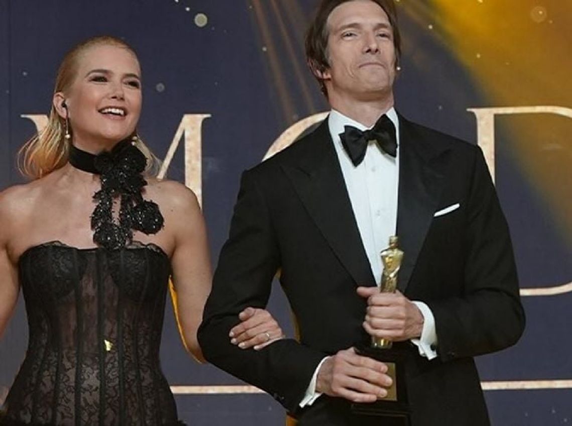 Valeria Mazza junto con Iván de Pineda tendrán a su cargo la conducción. Valeria Mazza junto con Iván de Pineda tendrán a su cargo la conducción.