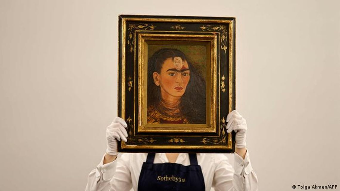 Subasta récord de autorretrato de Frida Kahlo: Diego y yo.