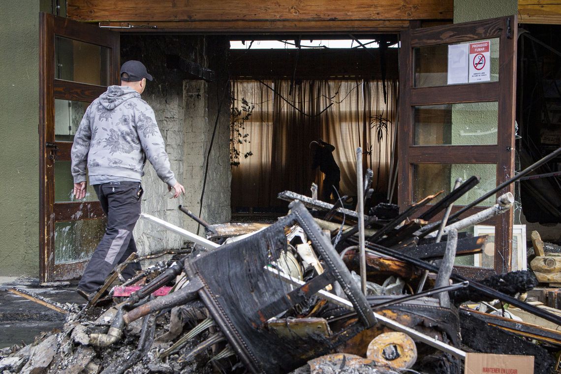Bariloche: cuatro heridos graves y más de 1.000 evacuados tras incendio en un hotel