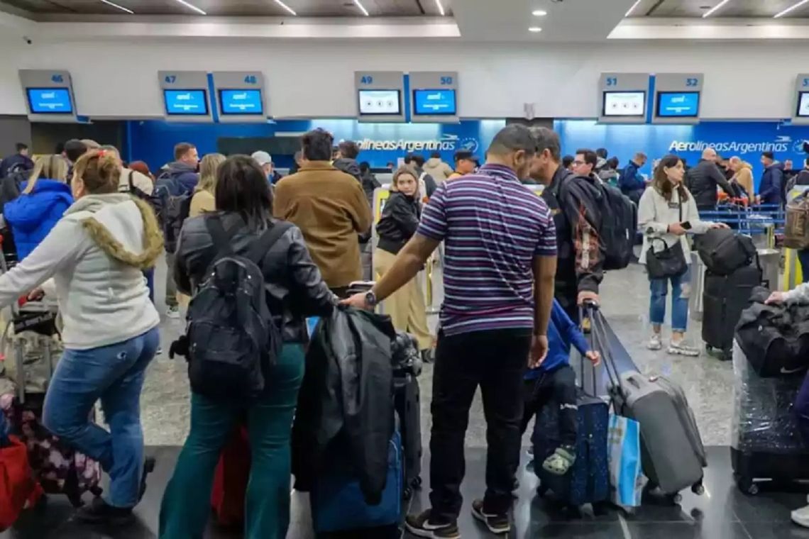 Las asambleas podrían provocar demoras en los vuelos. Las asambleas podrían provocar demoras en los vuelos.