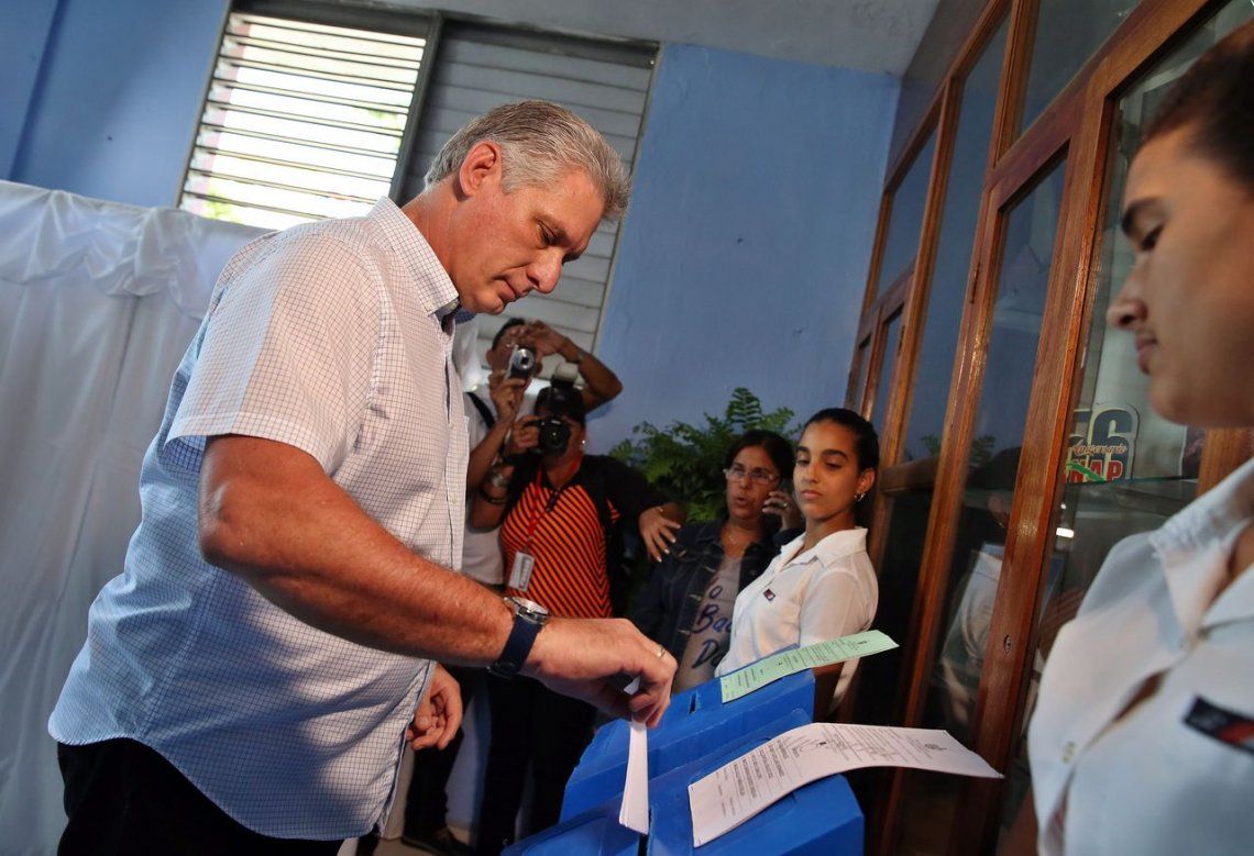 Vota Díaz Canel