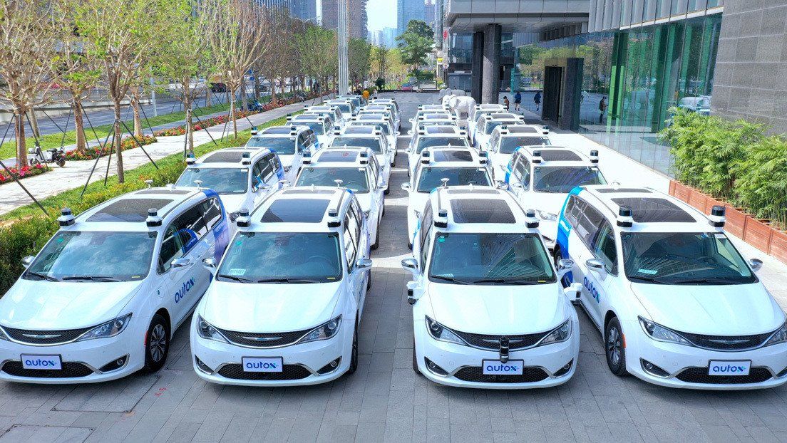 China: taxis robot. 
