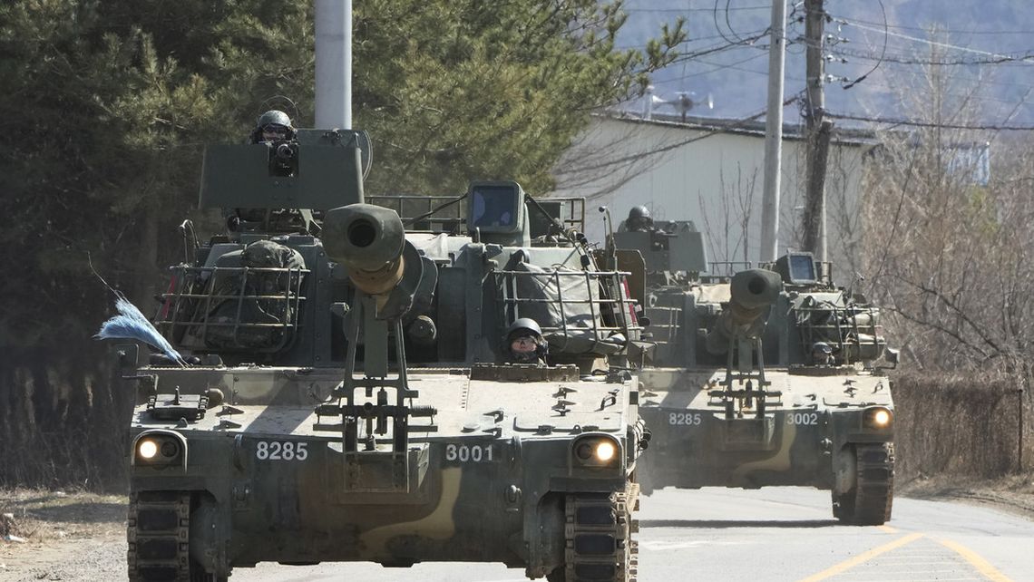 Cañones autopropulsados K-5 del Ejército de Corea del Sur en las fronteras a Corea del Norte.
