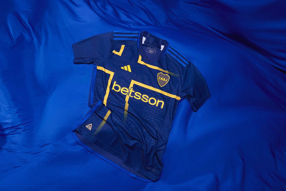 En su aniversario, Boca sacó a la venta una nueva camiseta