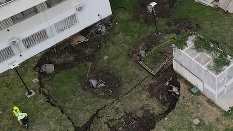 Continúa la desesperación de los vecinos, ya que no tienen fecha de regreso a sus viviendas.