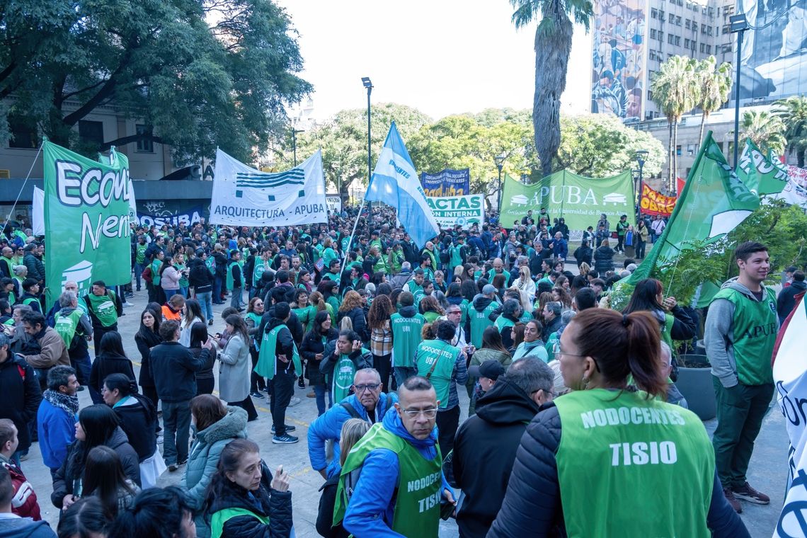 La marcha culminó con una concentración frente al Palacio Pizzurno