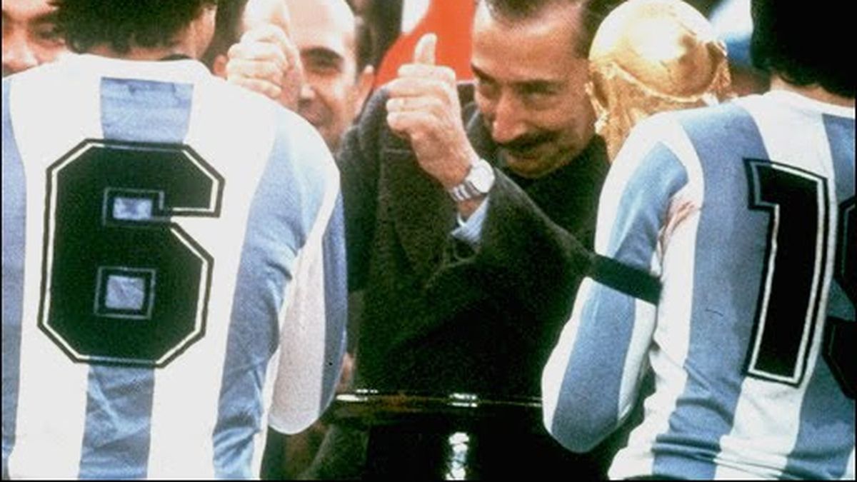 Videla, el dictador que levantó una Copa del Mundo