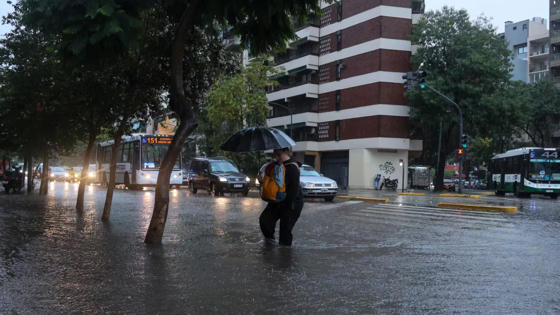 Sigue el alerta naranja por tormentas y granizo en Buenos Aires y otras cuatro provincias
