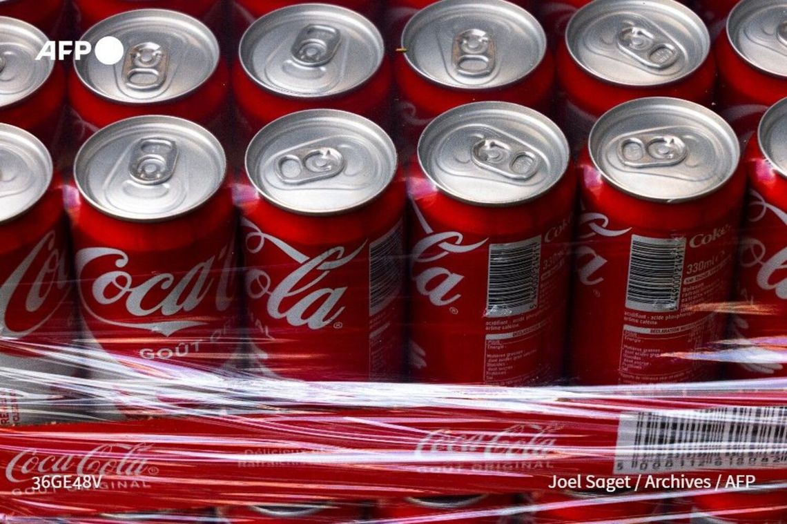 Coca-Cola retira sus productos de los comercios en Europa