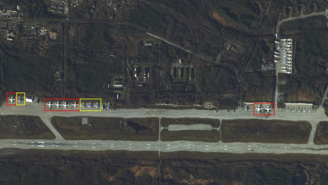 Inusual presencia de bombarderos nucleares en una base militar de Rusia cercana a Noruega