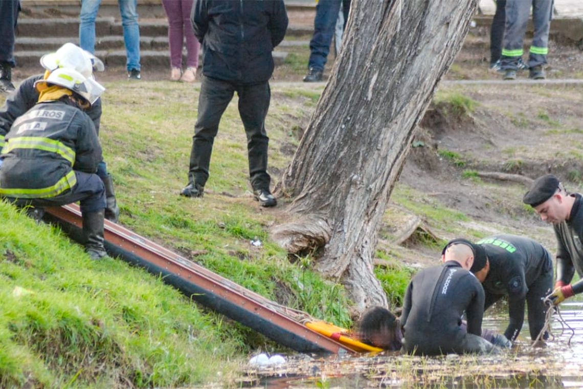 La Plata: encuentran cadáver flotando en el lago de Parque Saavedra