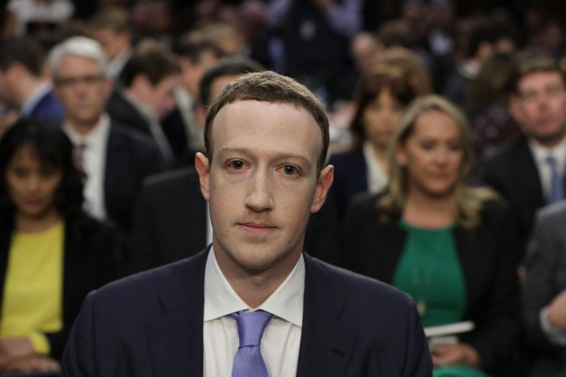 Zuckerberg enfrentó al Senado de EEUU por el uso indebido de datos de Facebook