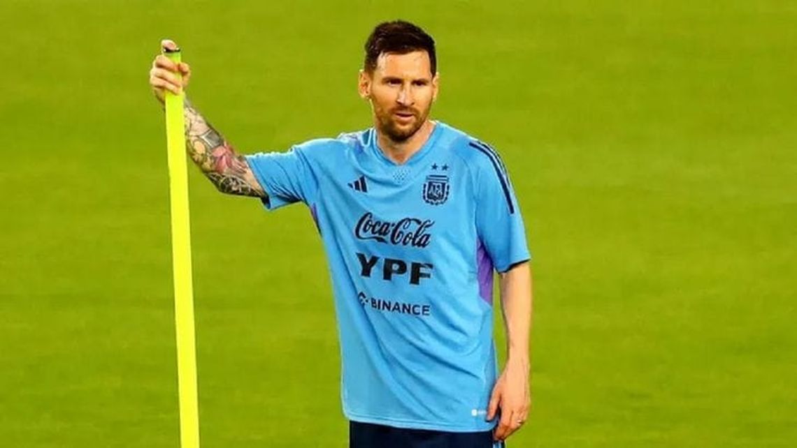 Messi practicó de manera diferenciada en Doha.