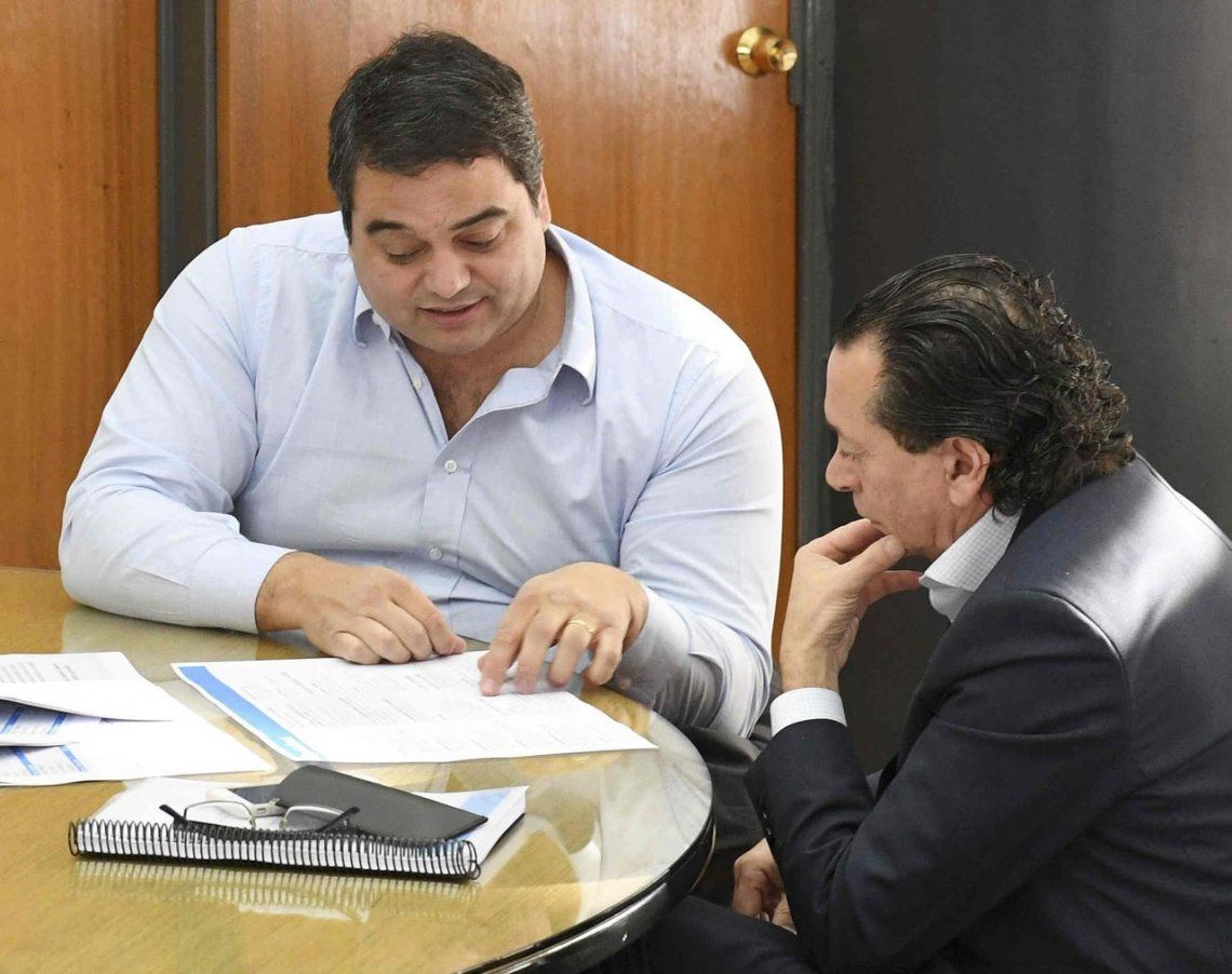 Jorge Triaca y Dante Sica ultiman los últimos detalles antes de que el secretario de Trabajo abandone el cargo.
