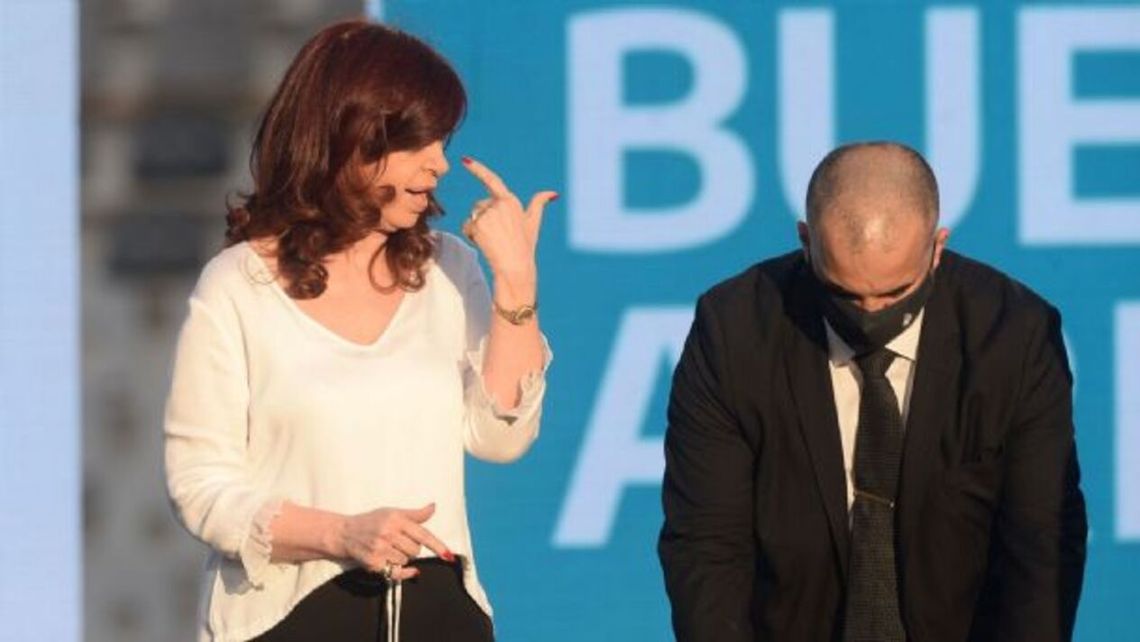 Cristina Kirchner calificó de irresponsable e ingrato a Martín Guzmán 