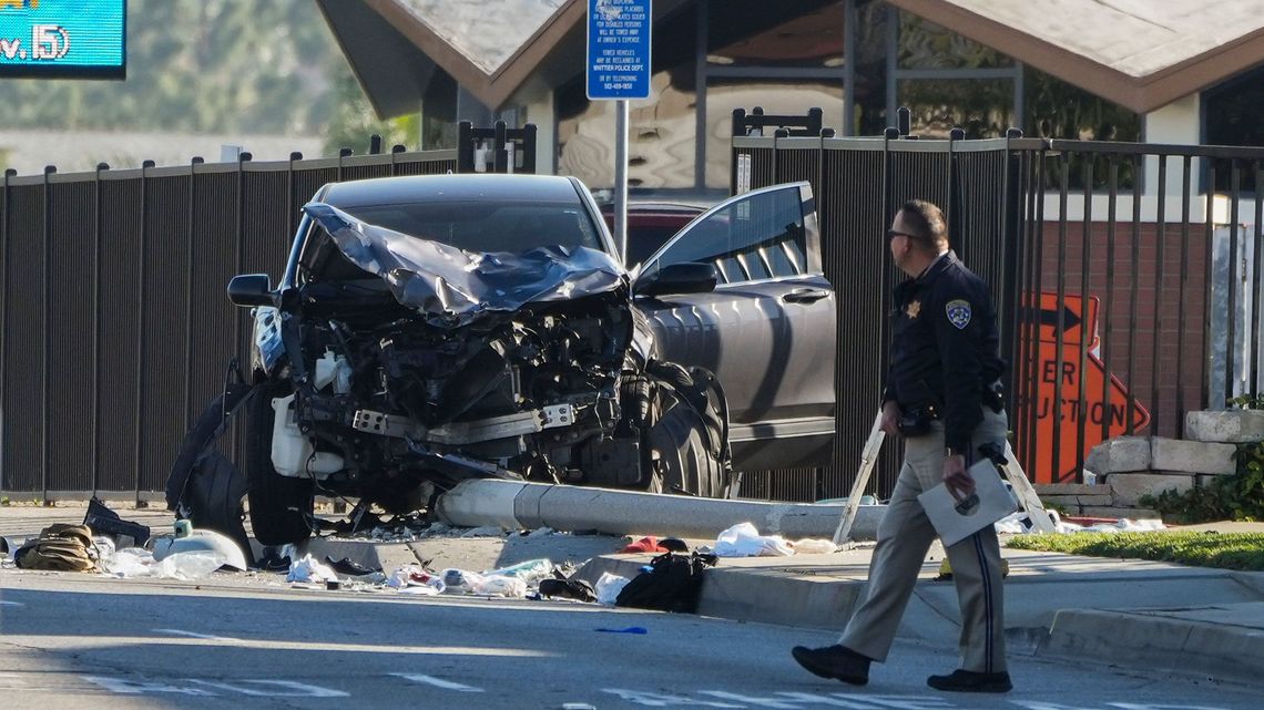 EE.UU: un auto atropelló a 25 cadetes de Los Ángeles.