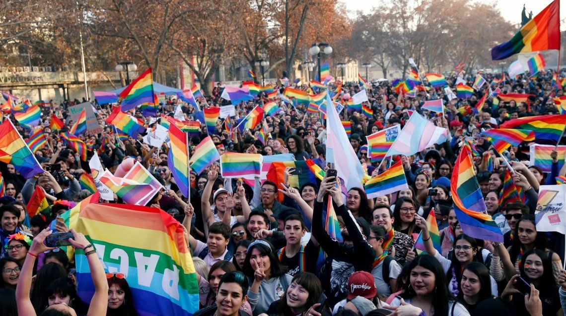 Chile: 89% comunidad LGTB+ sufrió discriminación (Foto: marcha del Orgullo Gay en Santiago)
