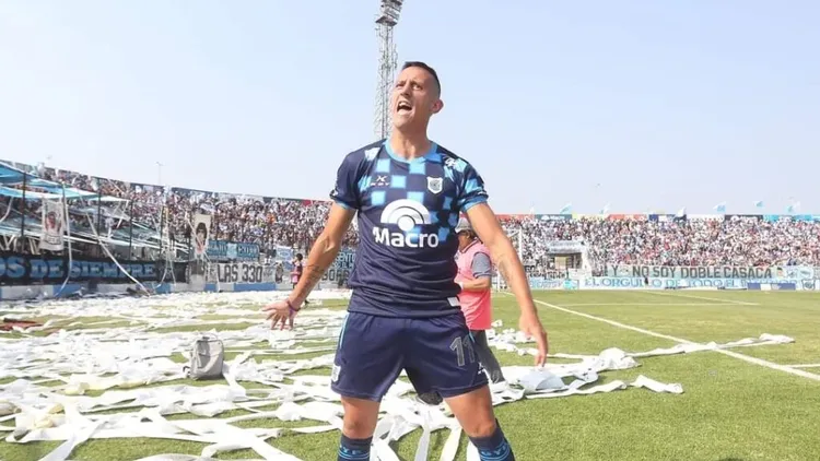 Emiliano Endrizzi protagonizó el insólito episodio a bordo del vuelo de Flybondi.