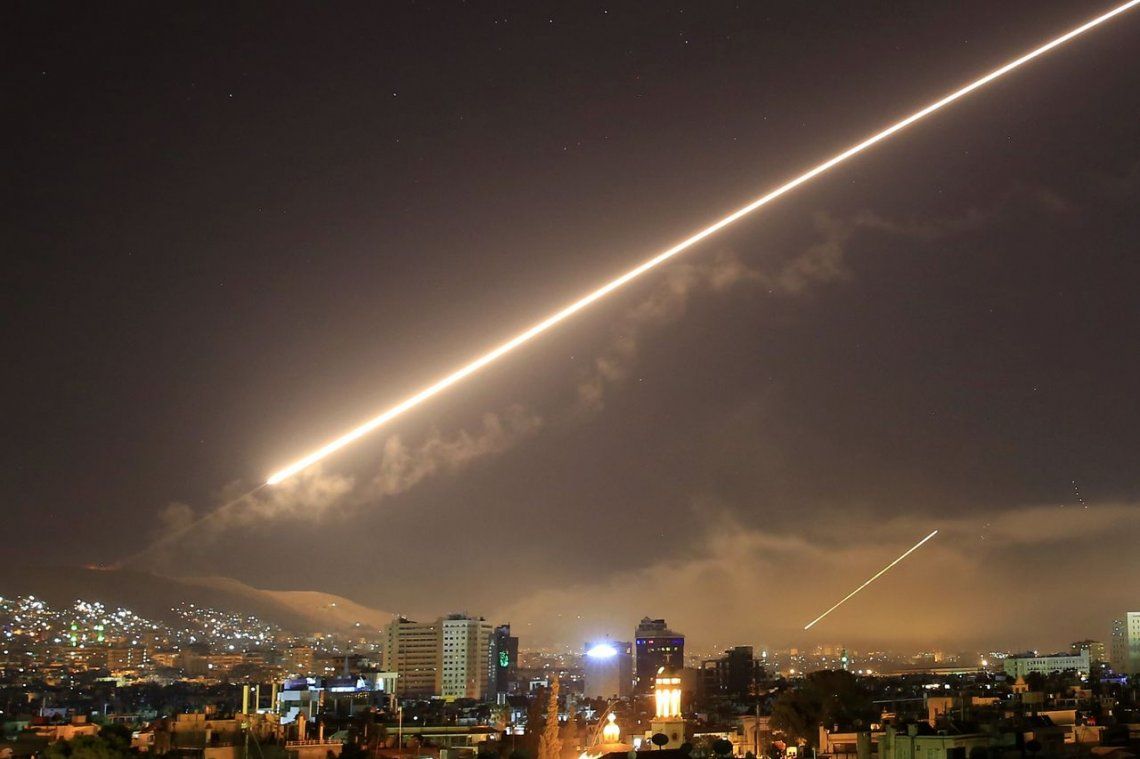 Fotos | Así fue la lluvia de misiles norteamericanos en el cielo de Damasco