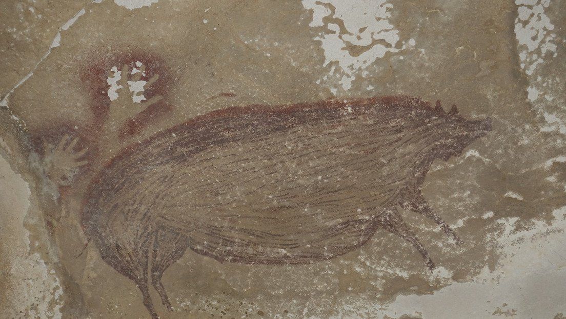 El dibujo descubierto en una cueva de Indonesia