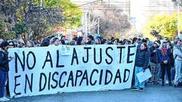 Nueva marcha contra el proyecto de ley de Discapacidad.